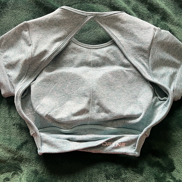 Hannah Pearson Twist Back Crop Top - Picture 7 of 11